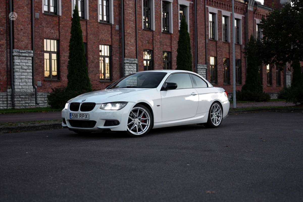 BMW 330, Кабриолет