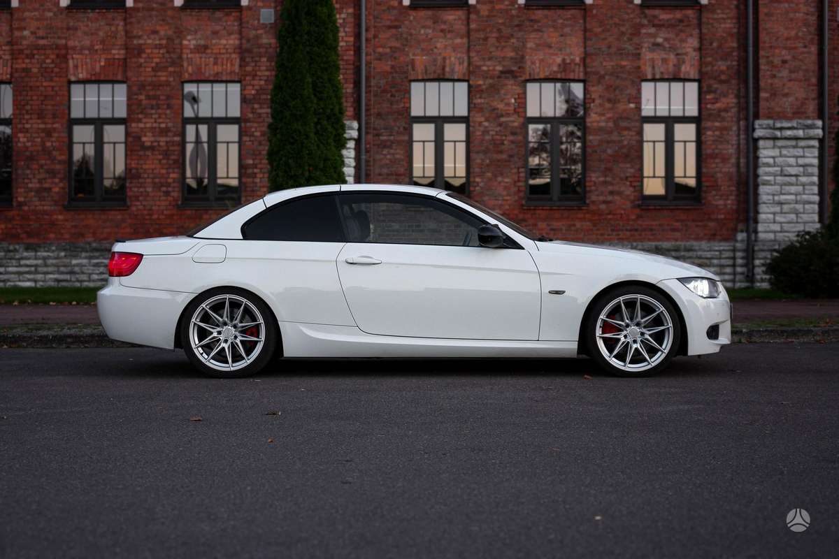 BMW 330, convertible
