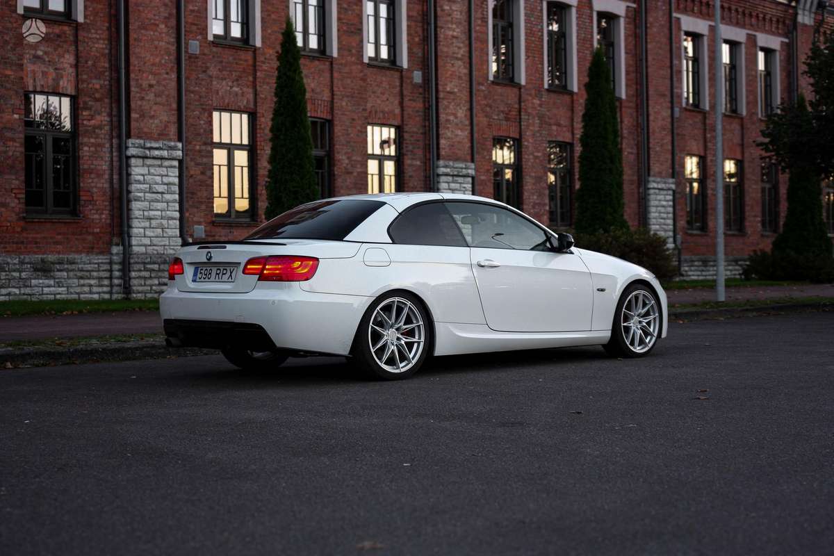 BMW 330, Кабриолет