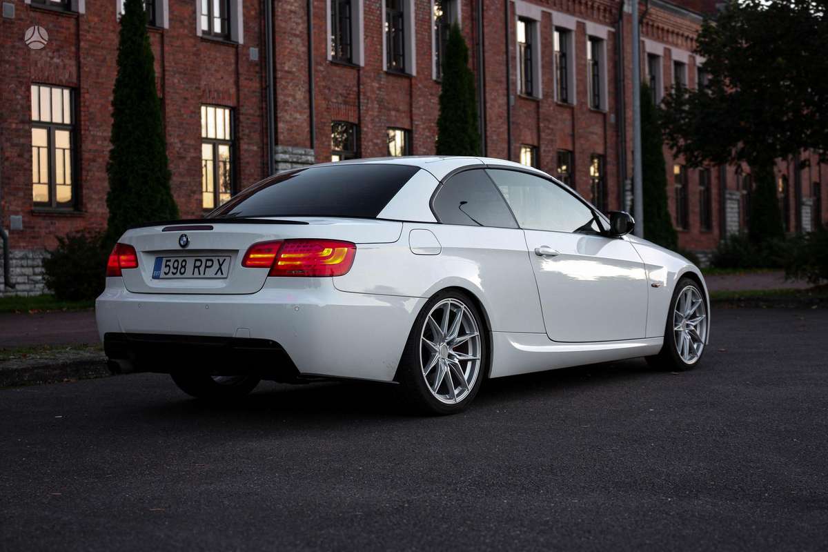 BMW 330, convertible
