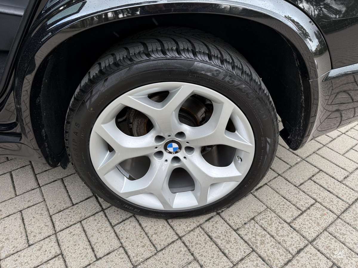 BMW X5, 3.0 l., off-road / crossover