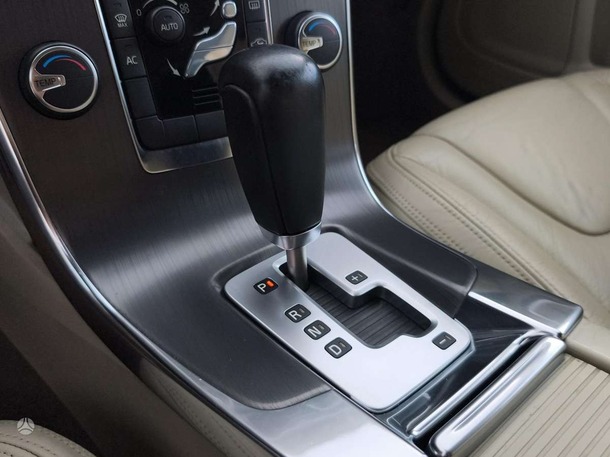 Volvo V60, 2.4 l., universalas
