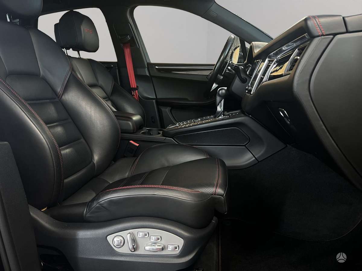 Porsche Macan, 3.0 l., off-road / crossover