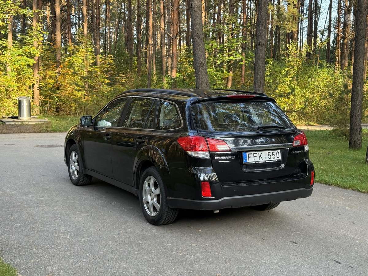 Subaru Outback, 2.5 l., mpv / minivan