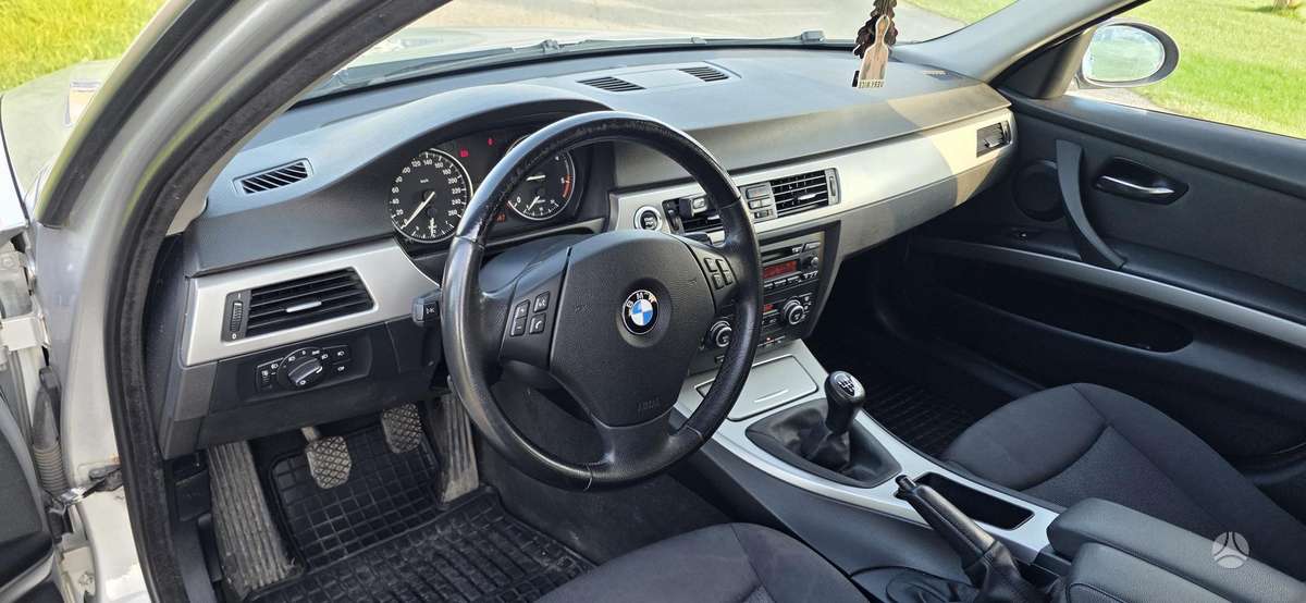 BMW 318, 2.0 l., wagon