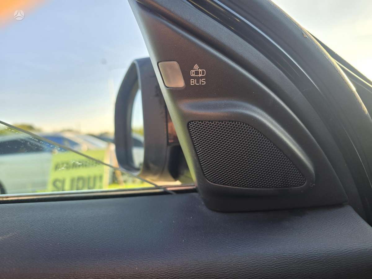 Volvo S80, 2.4 l., Седан