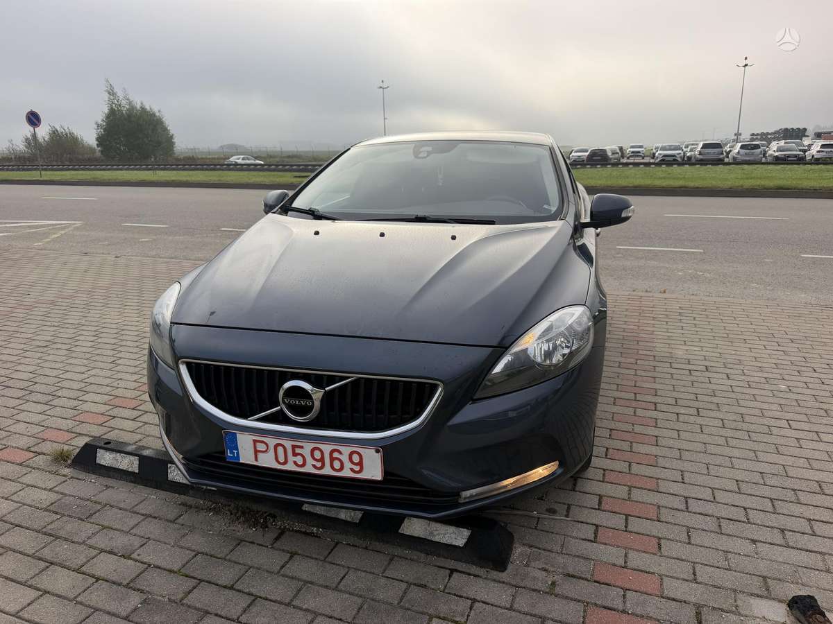 Volvo V40, 2.0 l., Хэтчбек