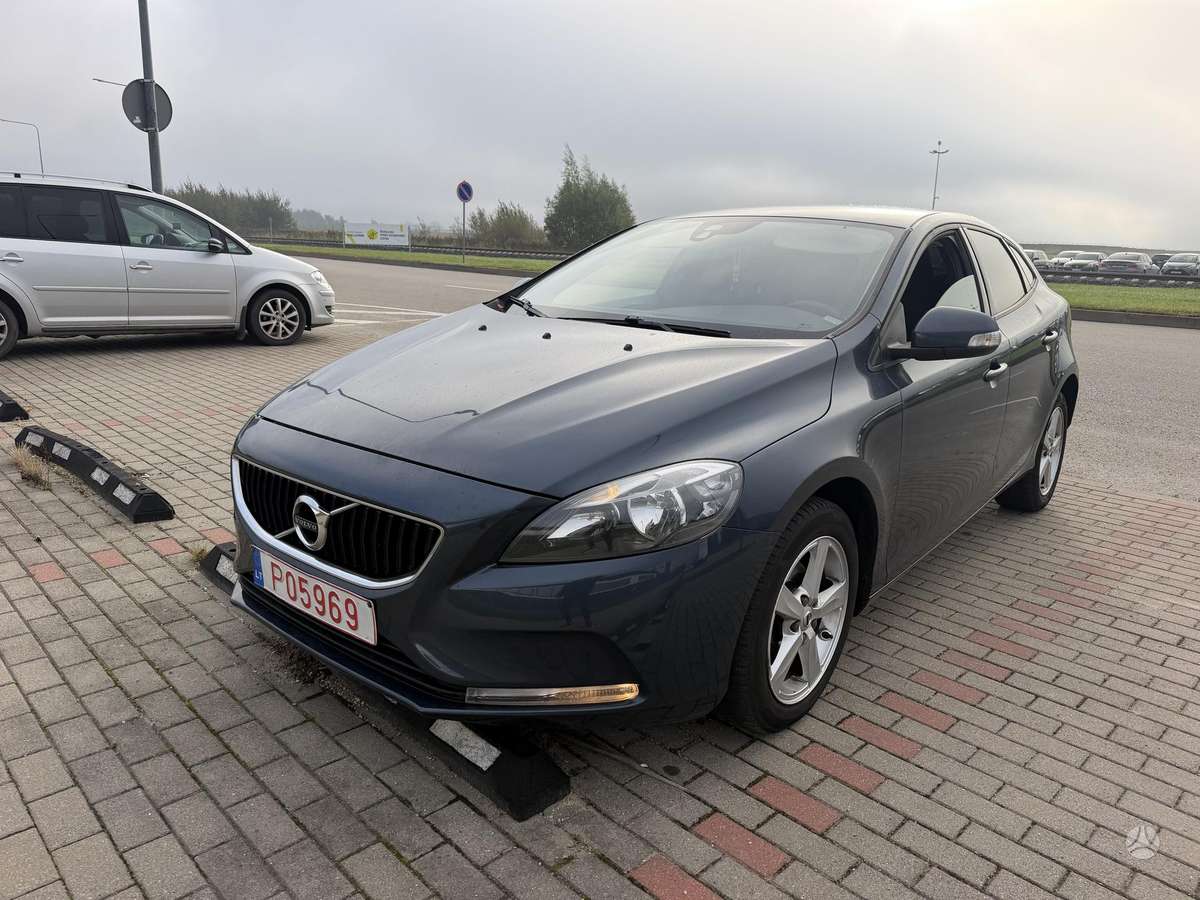 Volvo V40, 2.0 l., hatchback