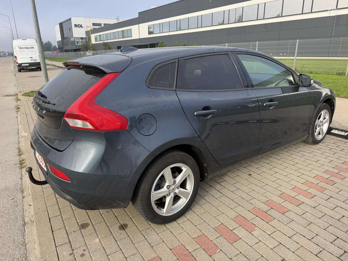Volvo V40, 2.0 l., Хэтчбек