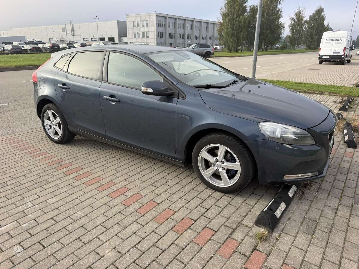 Volvo V40, 2.0 l., Хэтчбек