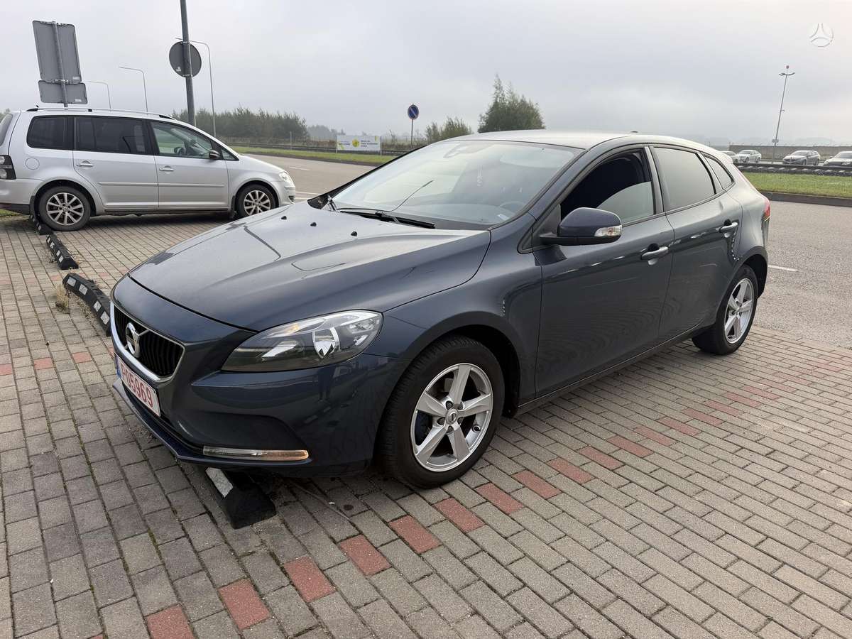 Volvo V40, 2.0 l., hatchback