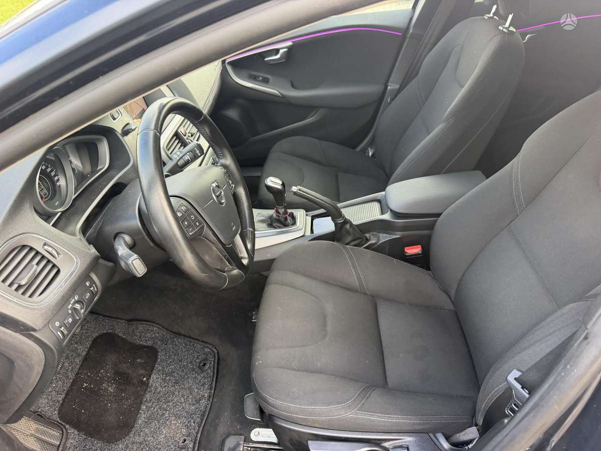 Volvo V40, 2.0 l., hatchback