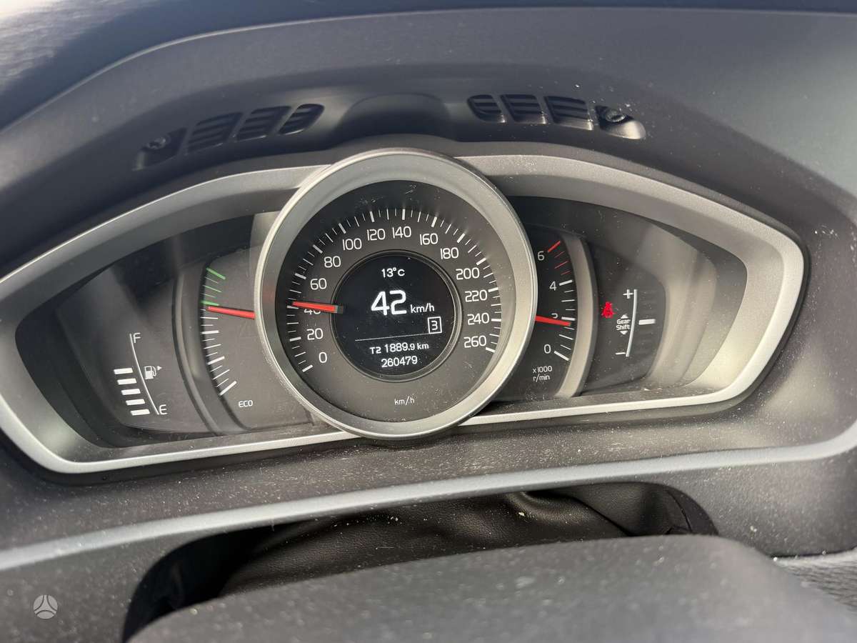 Volvo V40, 2.0 l., hatchback