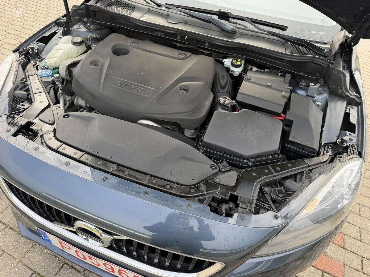 Volvo V40, 2.0 l., hatchback