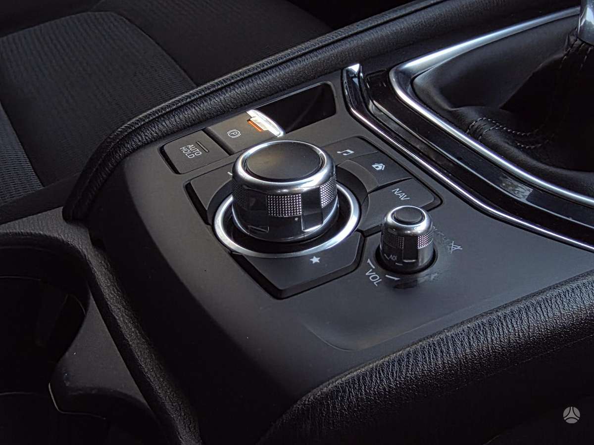 Mazda CX-5, 2.2 l., off-road / crossover