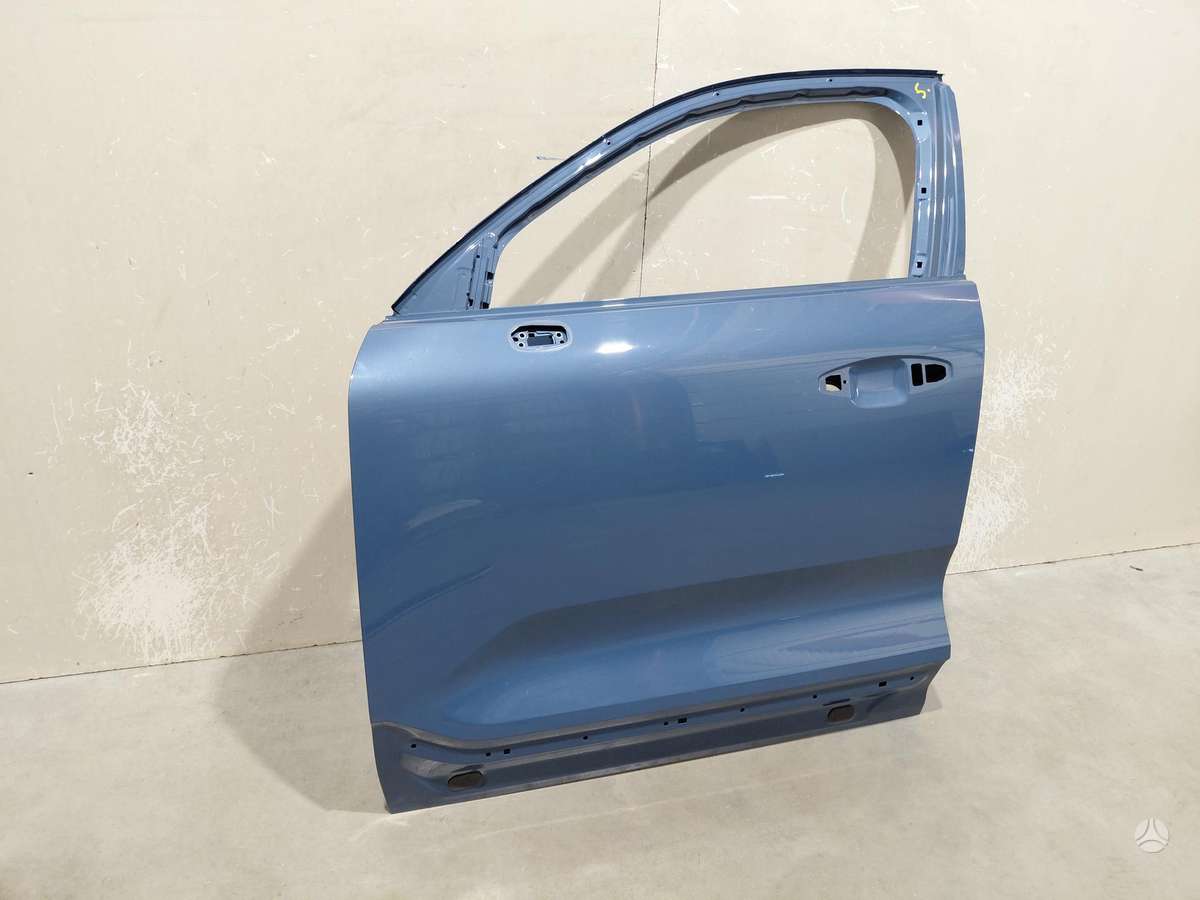 Volvo XC40 doors