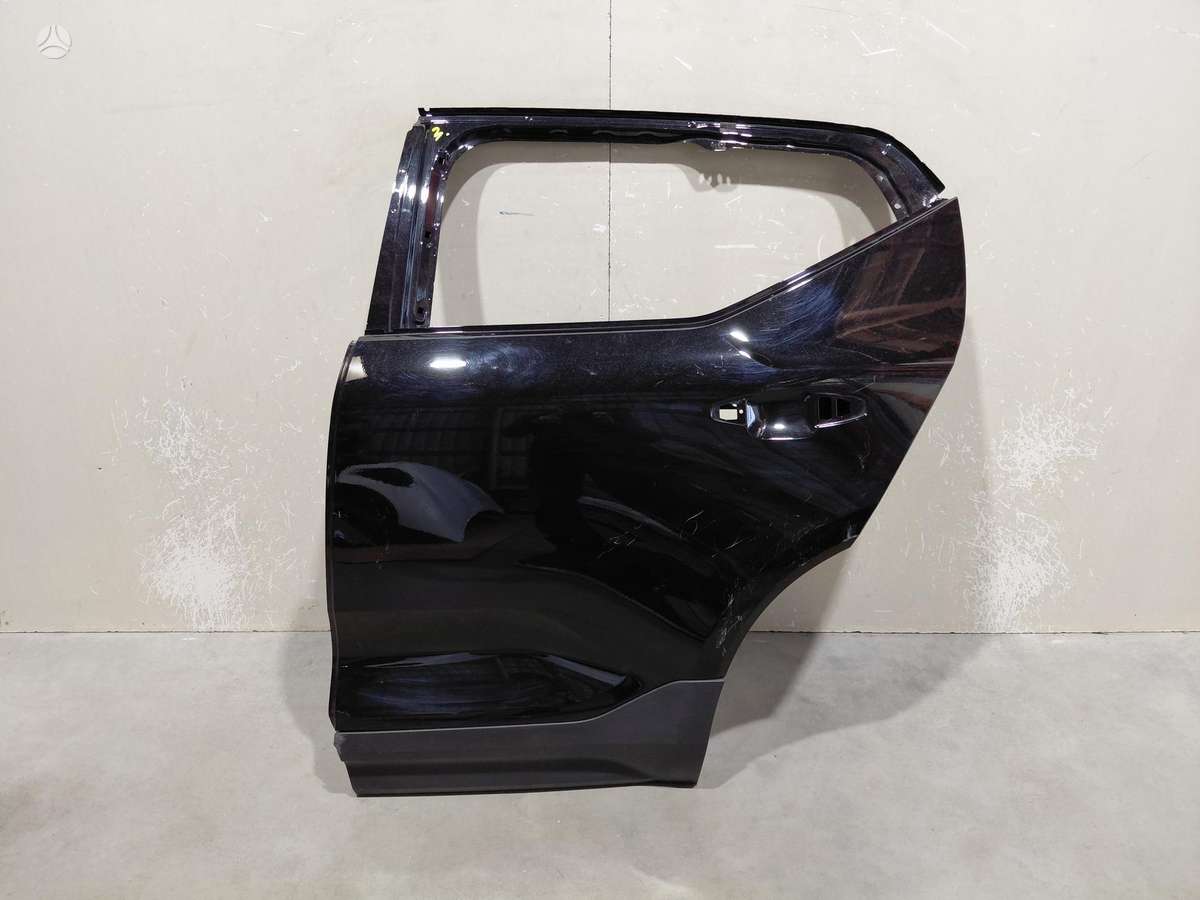 Volvo XC40 двери