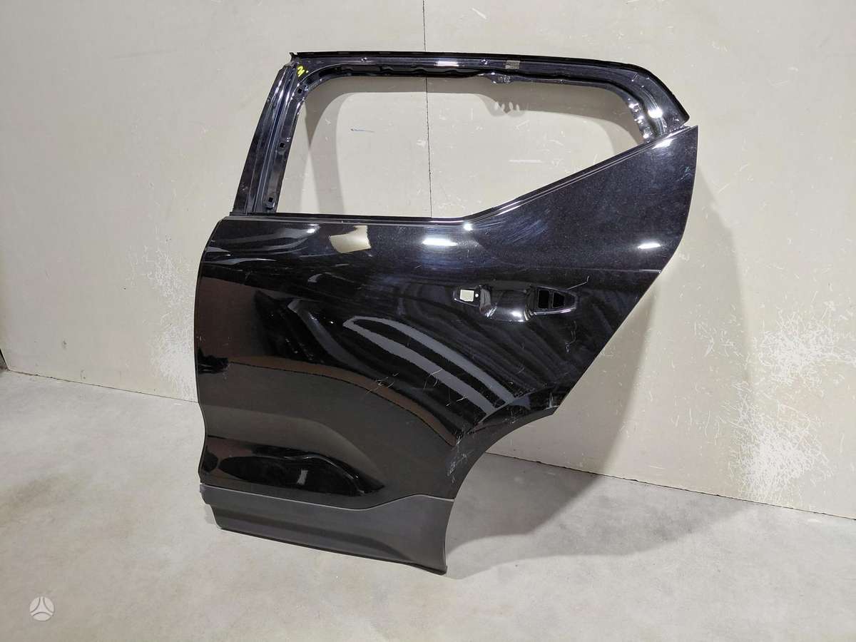 Volvo XC40 двери