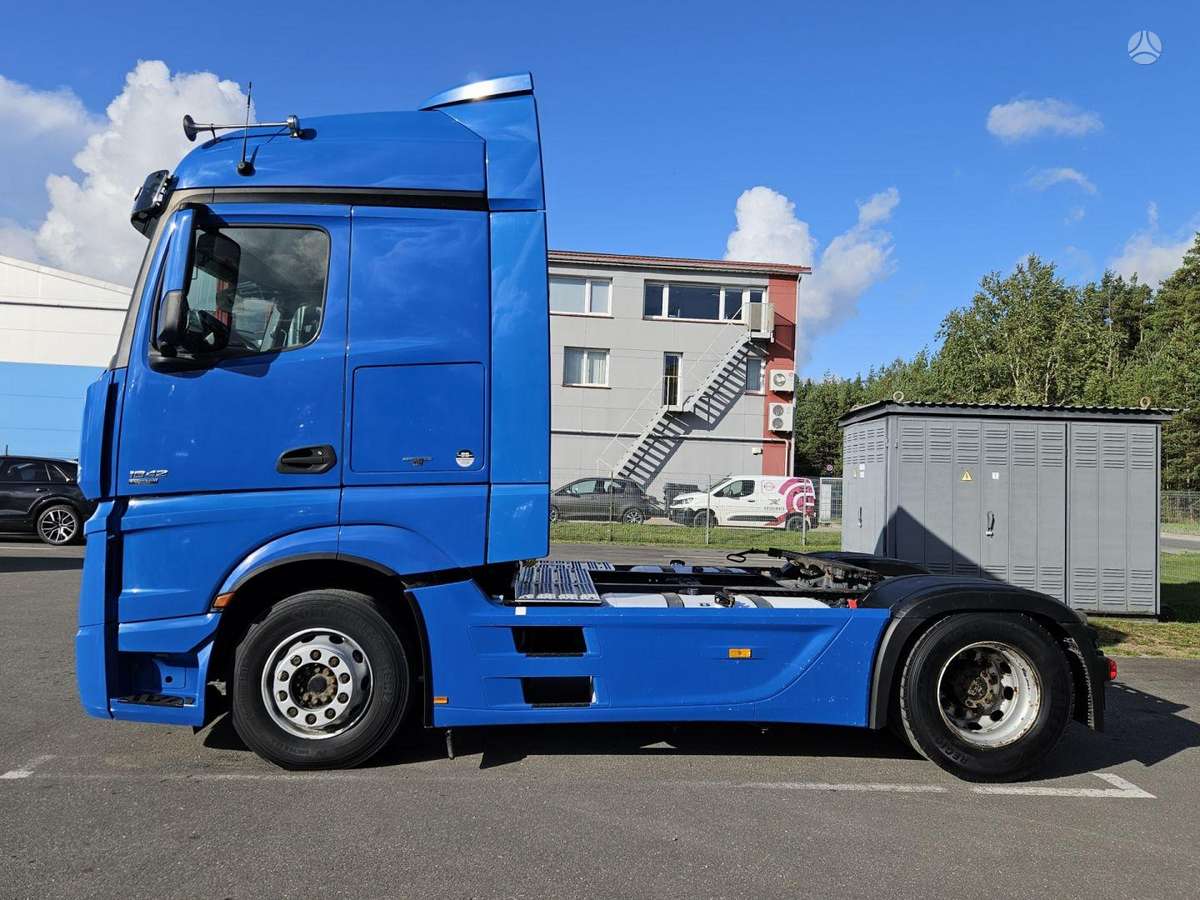 Mercedes-Benz ACTROS 1842, double sleeper