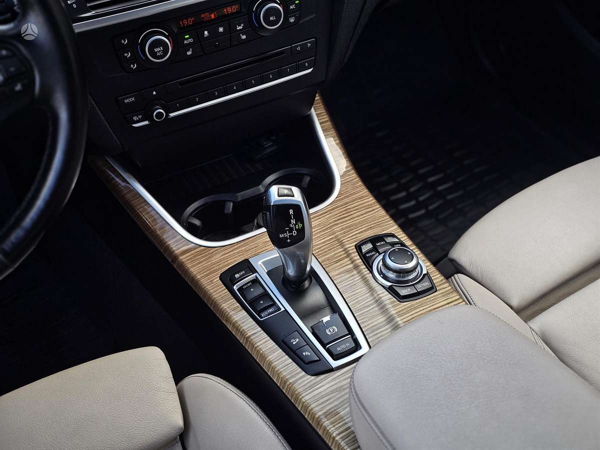 BMW X3, 2.0 l., off-road / crossover