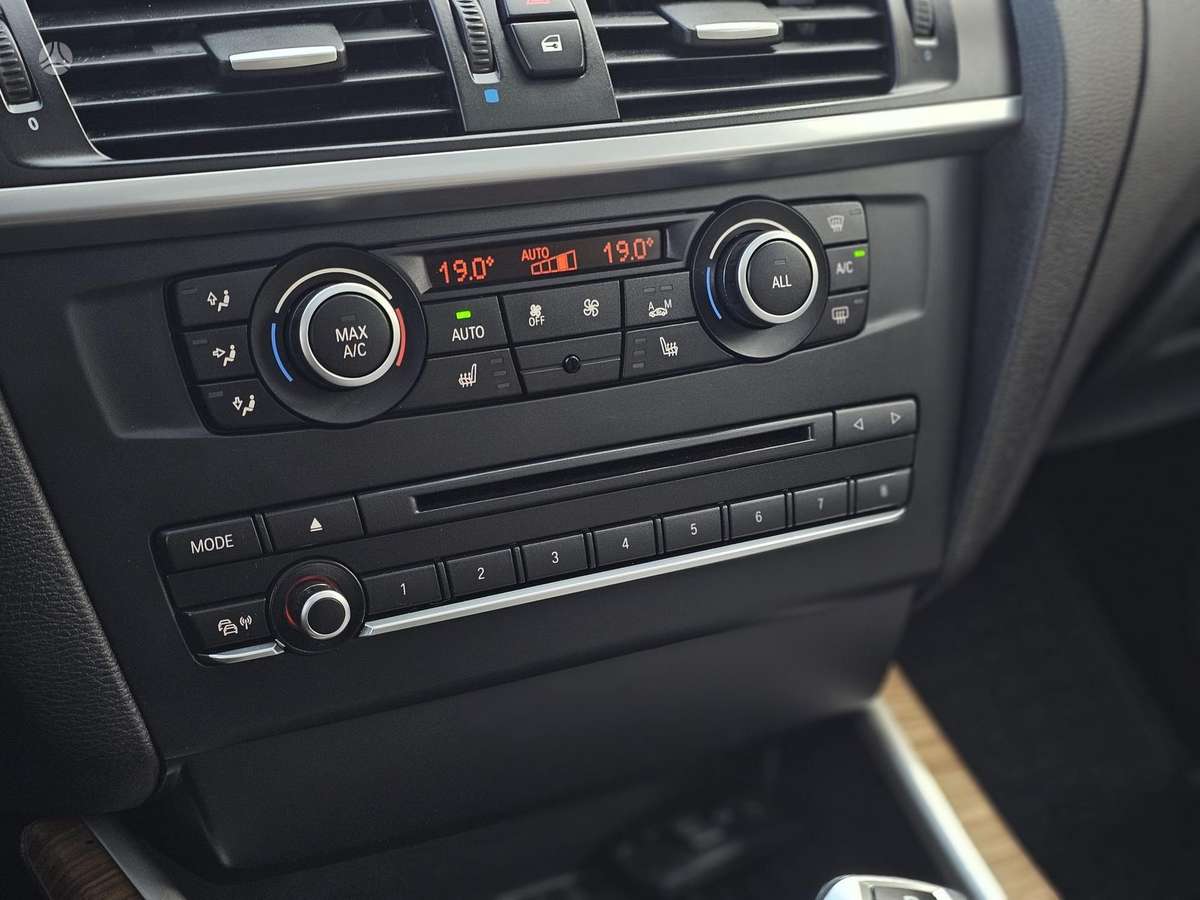 BMW X3, 2.0 l., off-road / crossover