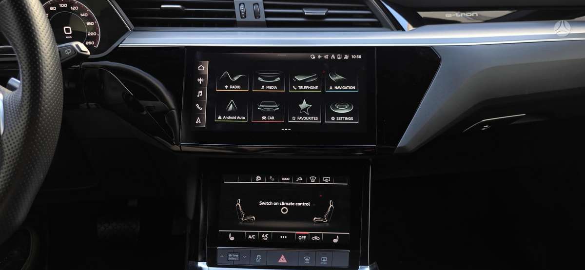 Audi e-tron, 71 kWh, off-road / crossover