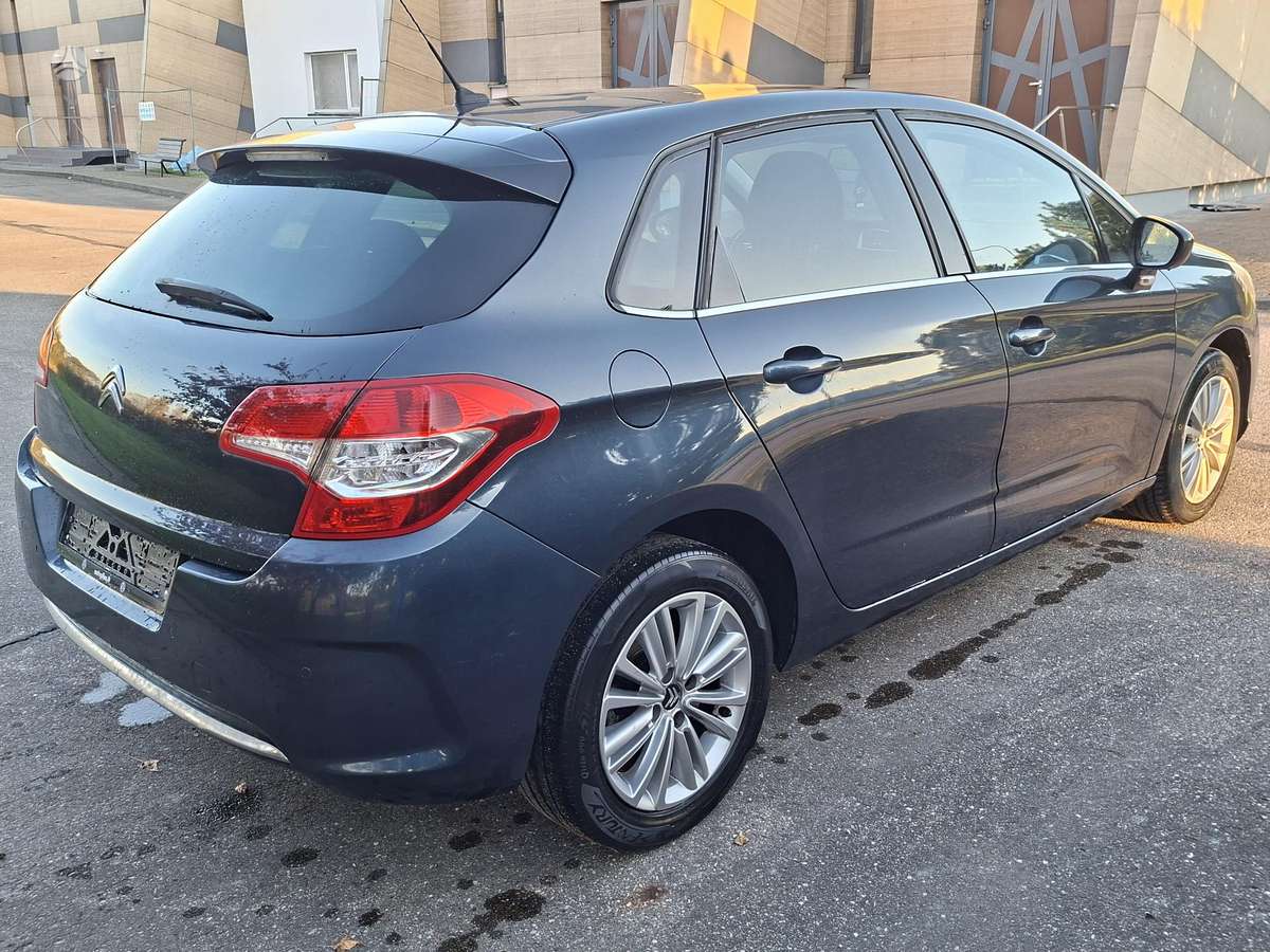 Citroen C4, 1.6 l., hatchback
