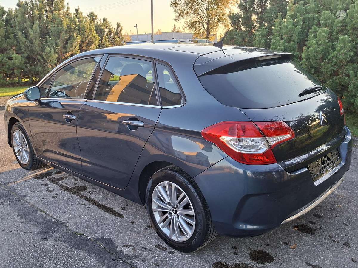 Citroen C4, 1.6 l., hatchback