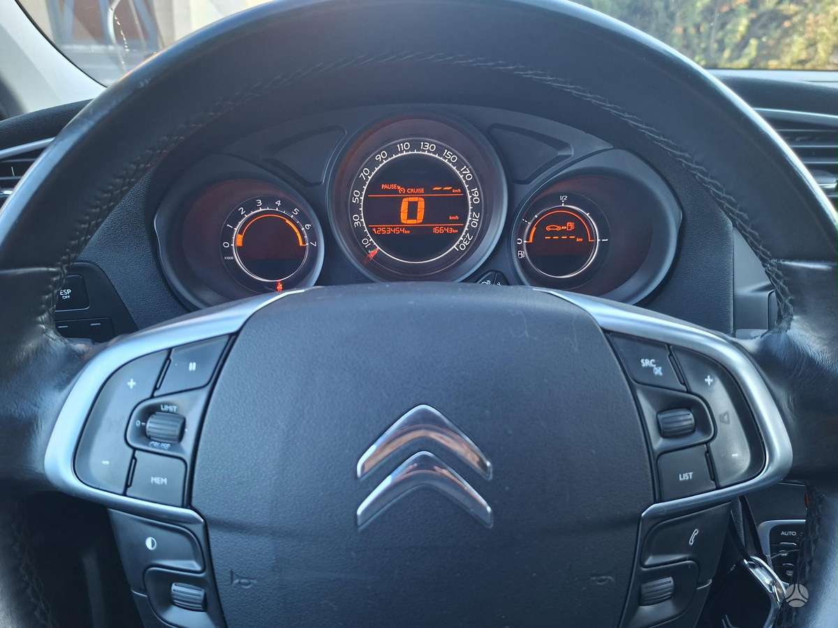 Citroen C4, 1.6 l., hatchback