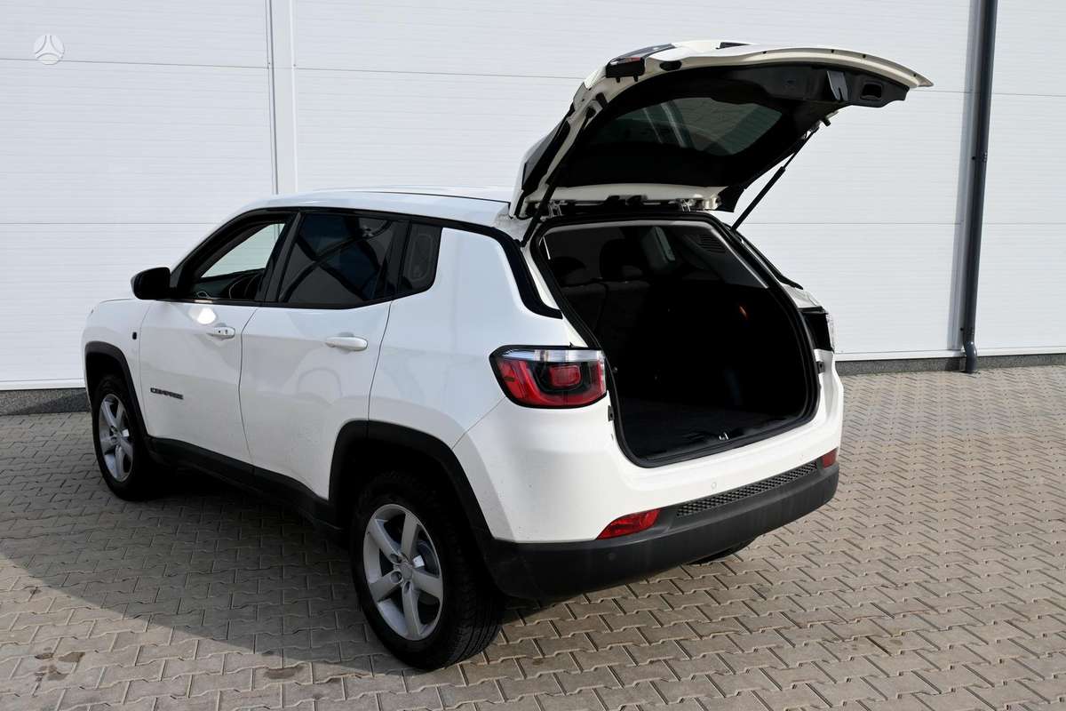 Jeep Compass, 2.4 l., off-road / crossover