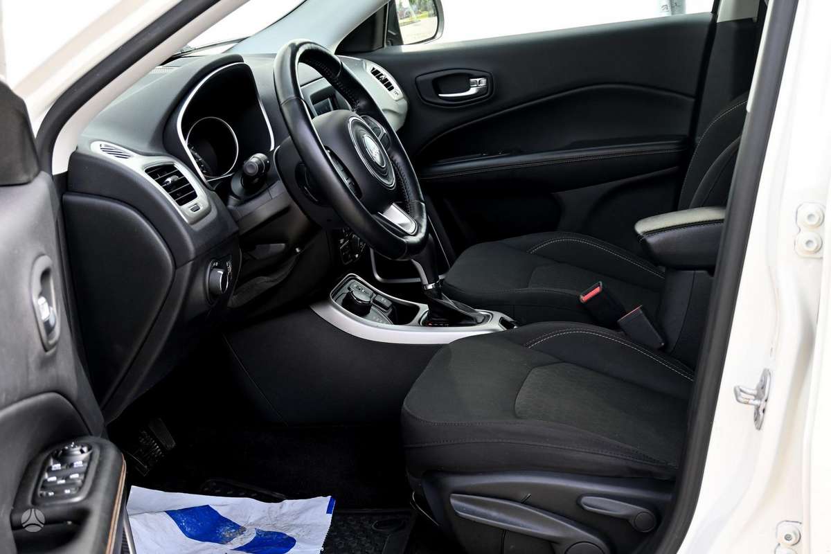 Jeep Compass, 2.4 l., off-road / crossover