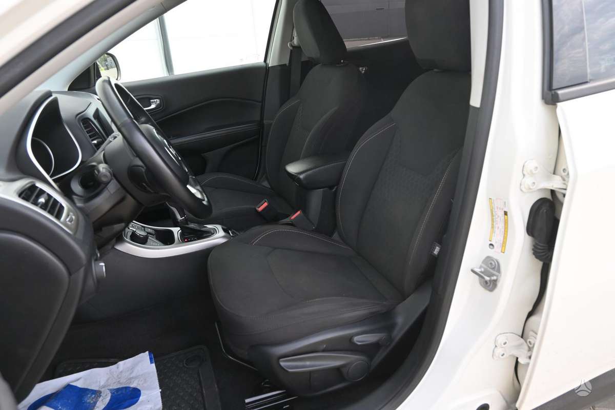 Jeep Compass, 2.4 l., off-road / crossover