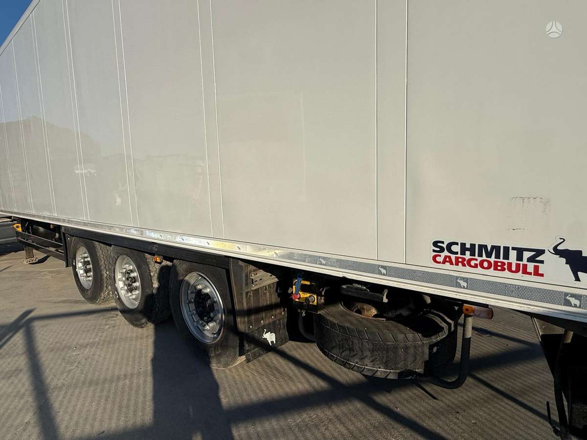 Schmitz FP45 Carrier Vector 1950, refrigerated