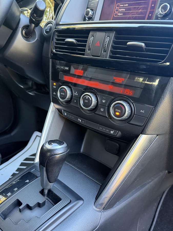 Mazda CX-5, 2.2 l., off-road / crossover