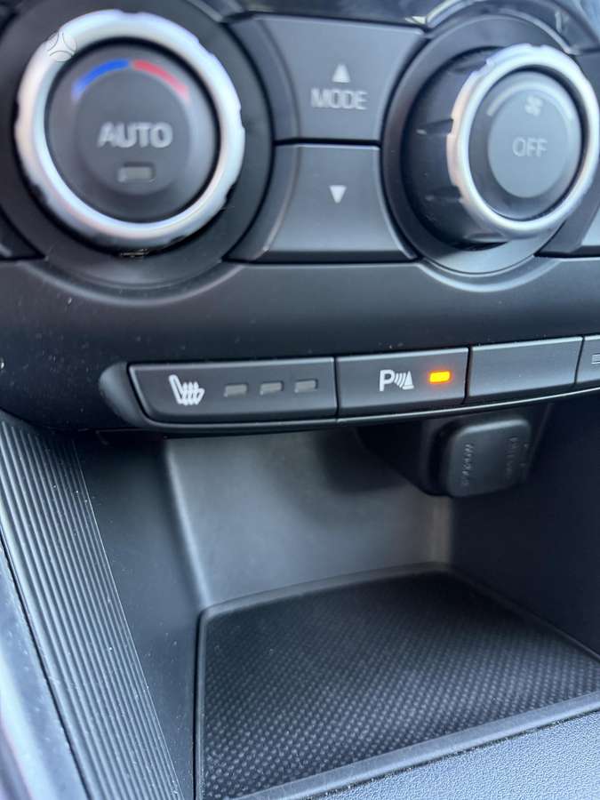 Mazda CX-5, 2.2 l., off-road / crossover