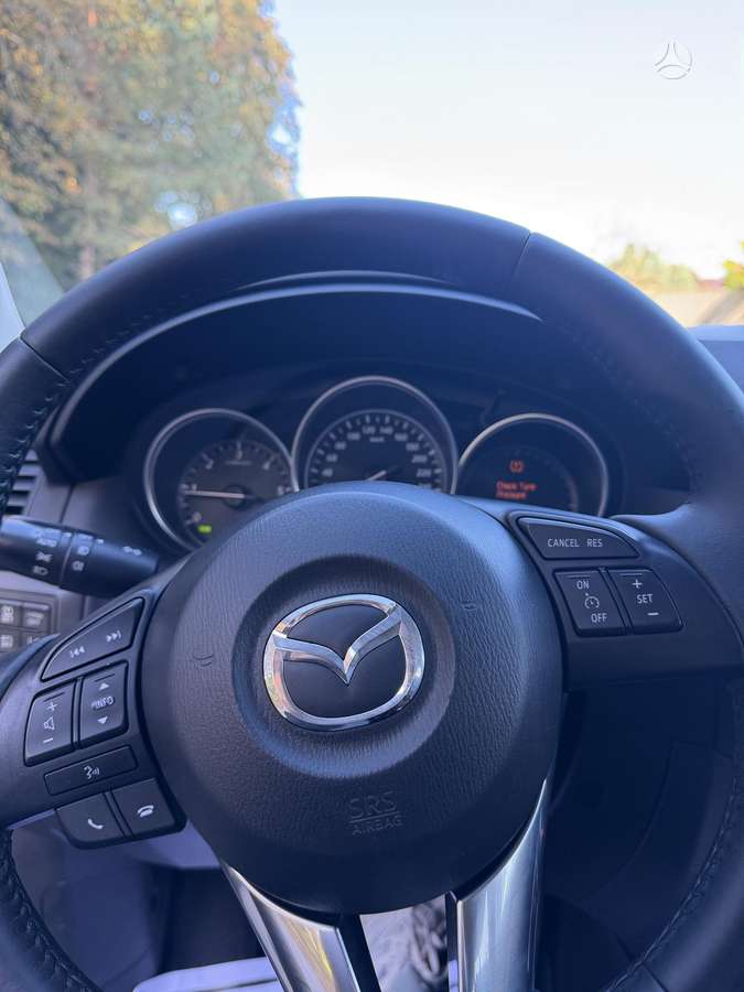 Mazda CX-5, 2.2 l., off-road / crossover