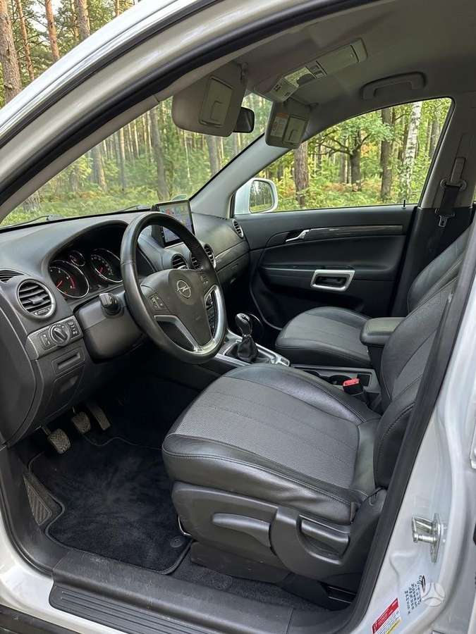 Opel Antara, 2.2 l., off-road / crossover