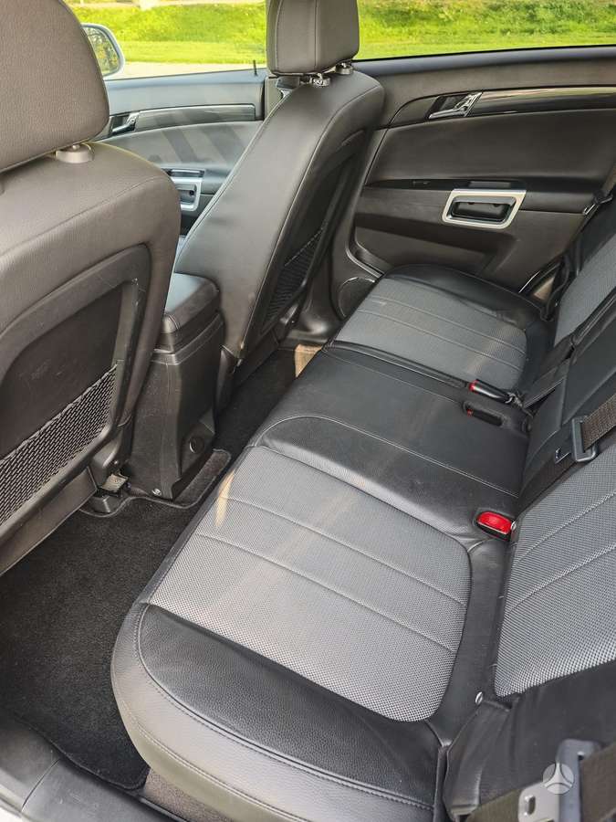 Opel Antara, 2.2 l., off-road / crossover