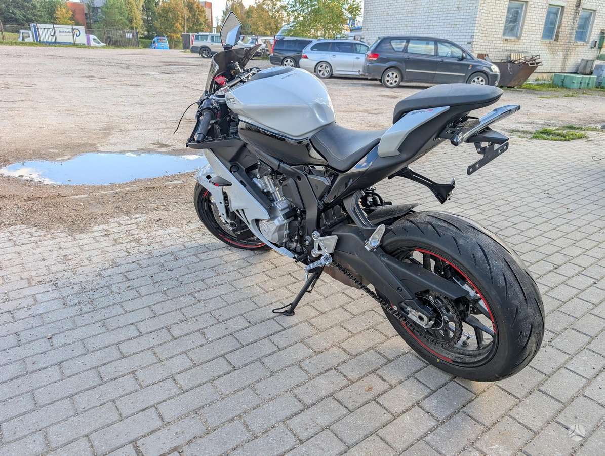CFMOTO 675 SRR, superbikes