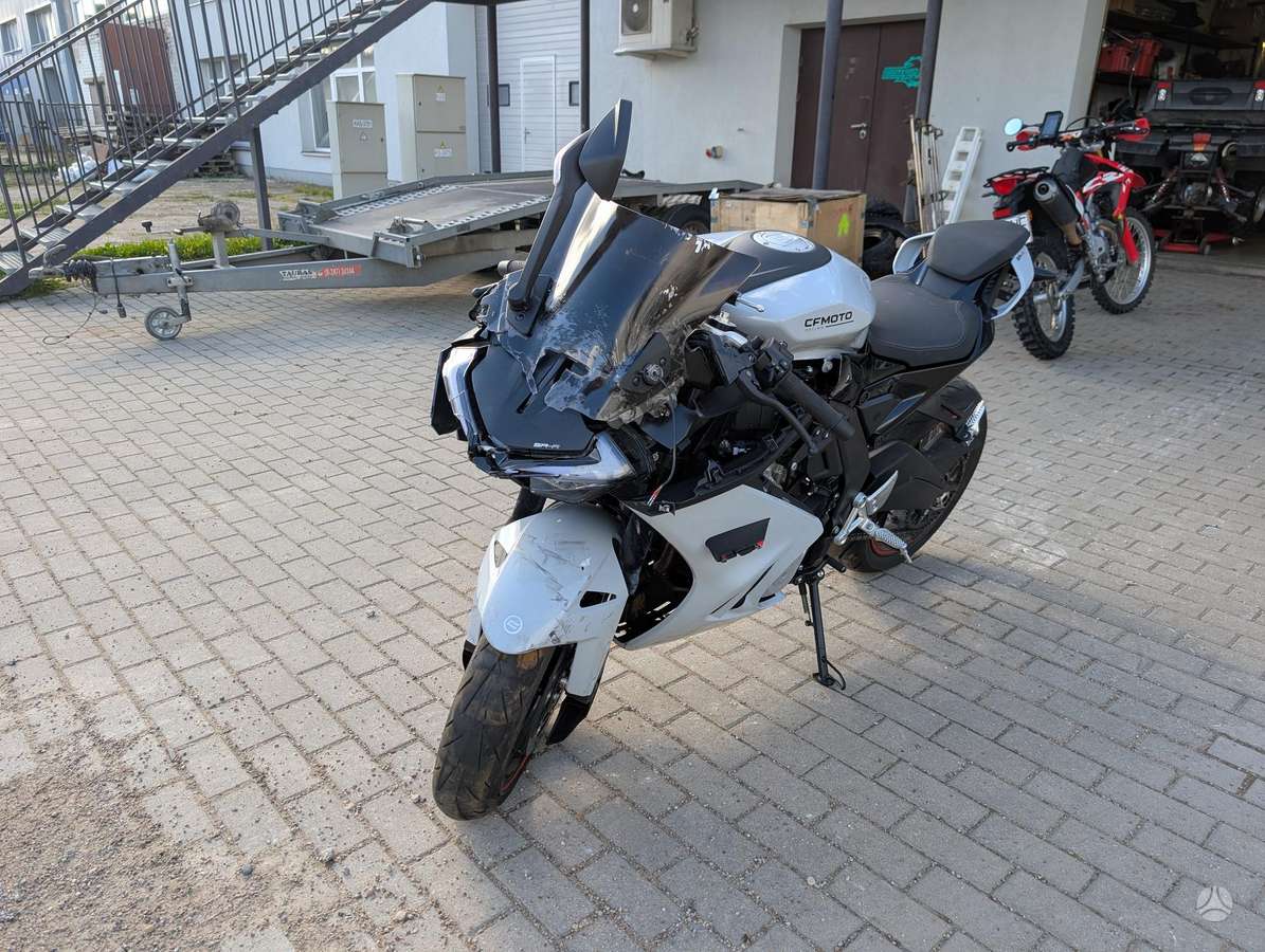CFMOTO 675 SRR, superbikes