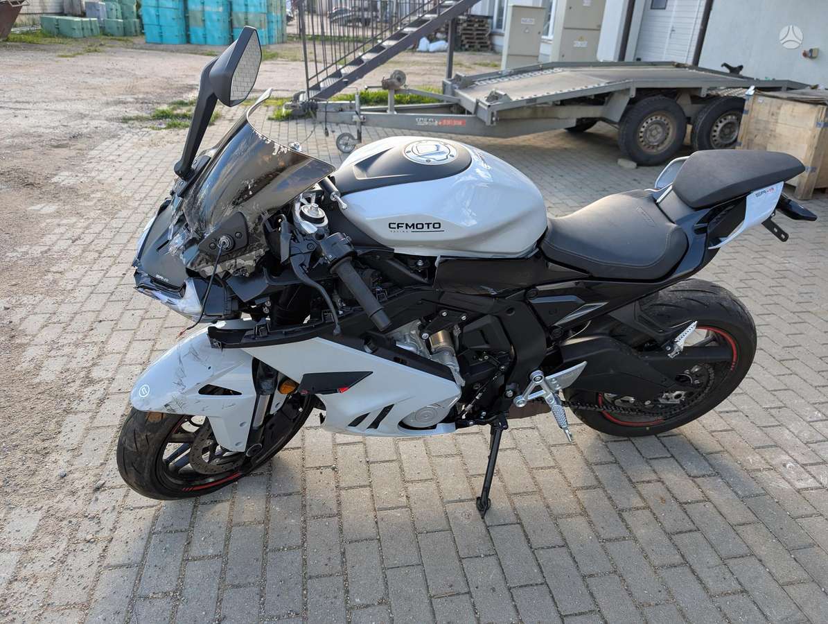CFMOTO 675 SRR, superbikes
