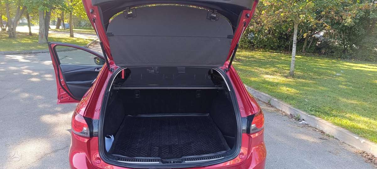 Mazda 6, 2.2 l., universalas
