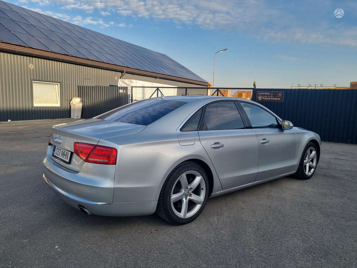 Audi A8, 4.1 l., Седан