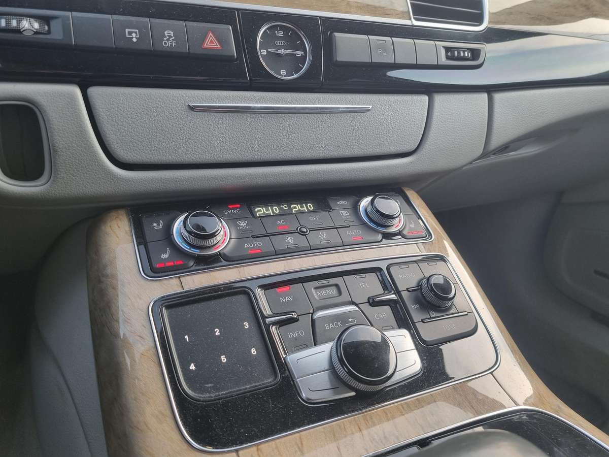 Audi A8, 4.1 l., Седан