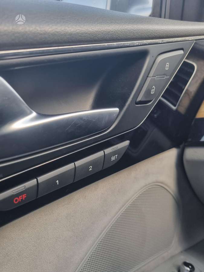 Audi A8, 4.1 l., Седан