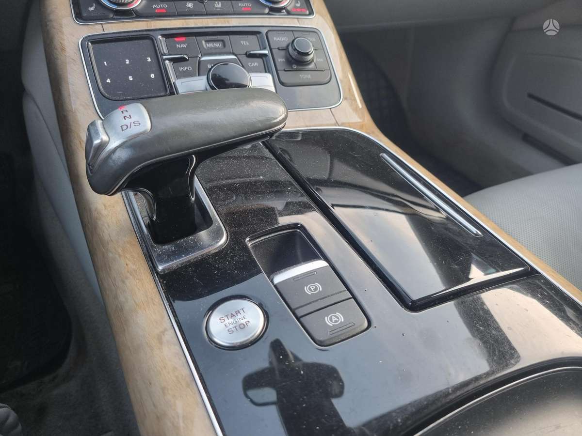 Audi A8, 4.1 l., Седан