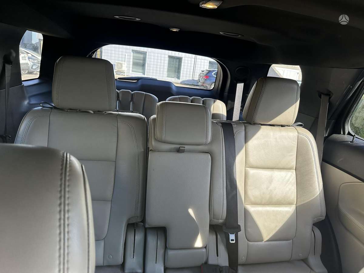 Ford Explorer, 3.5 l., off-road / crossover