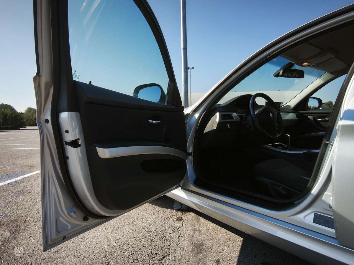 BMW 320, 2.0 l., wagon