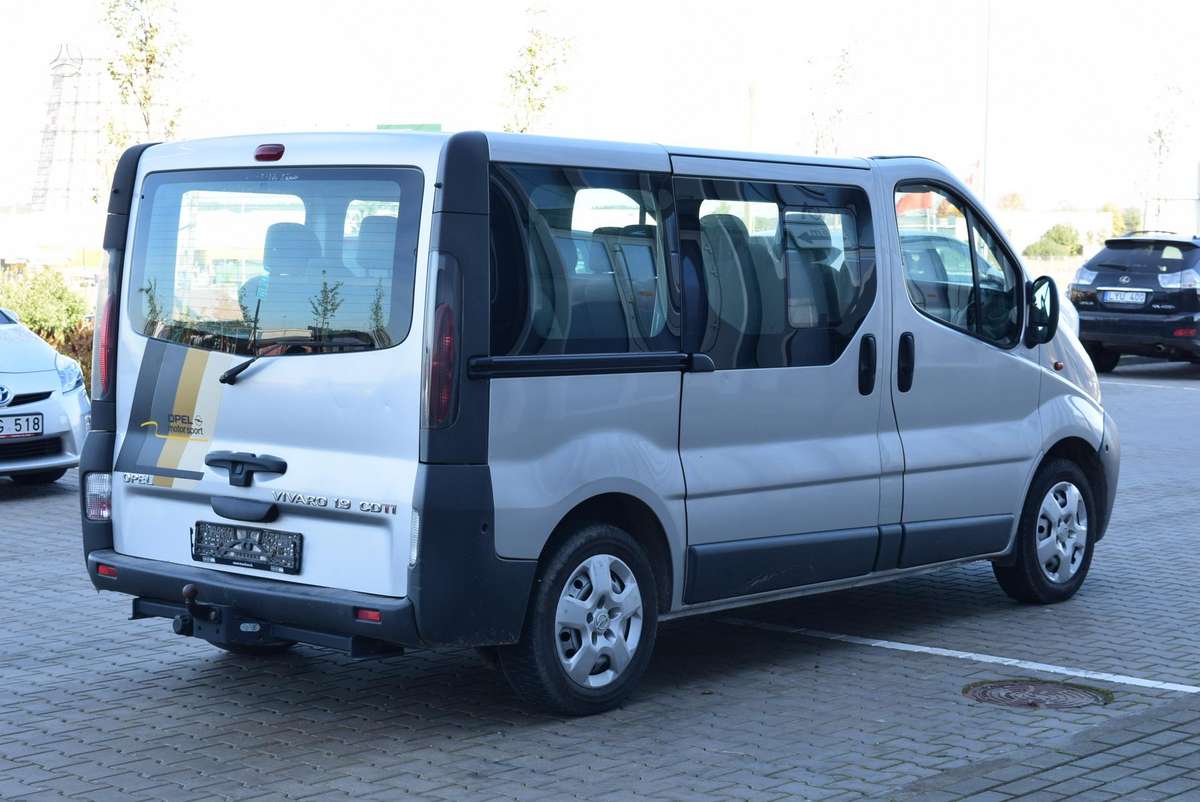 Opel Vivaro, 1.9 l., Минивэн