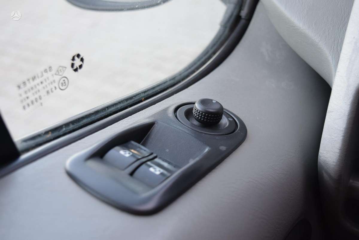 Opel Vivaro, 1.9 l., Минивэн